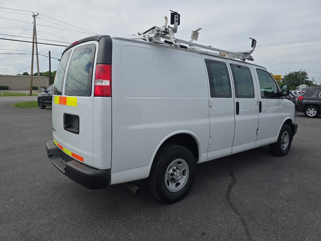 Used 2017 Chevrolet Express 2500 RWD image 6