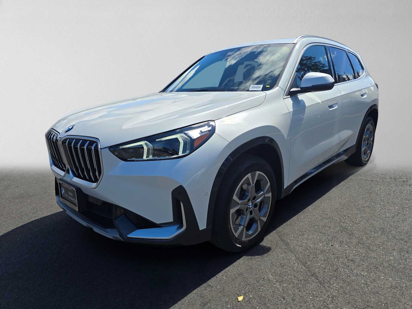 Used 2026 BMW X1 xDrive28i w/ Technology Package AWD/4WD image 7