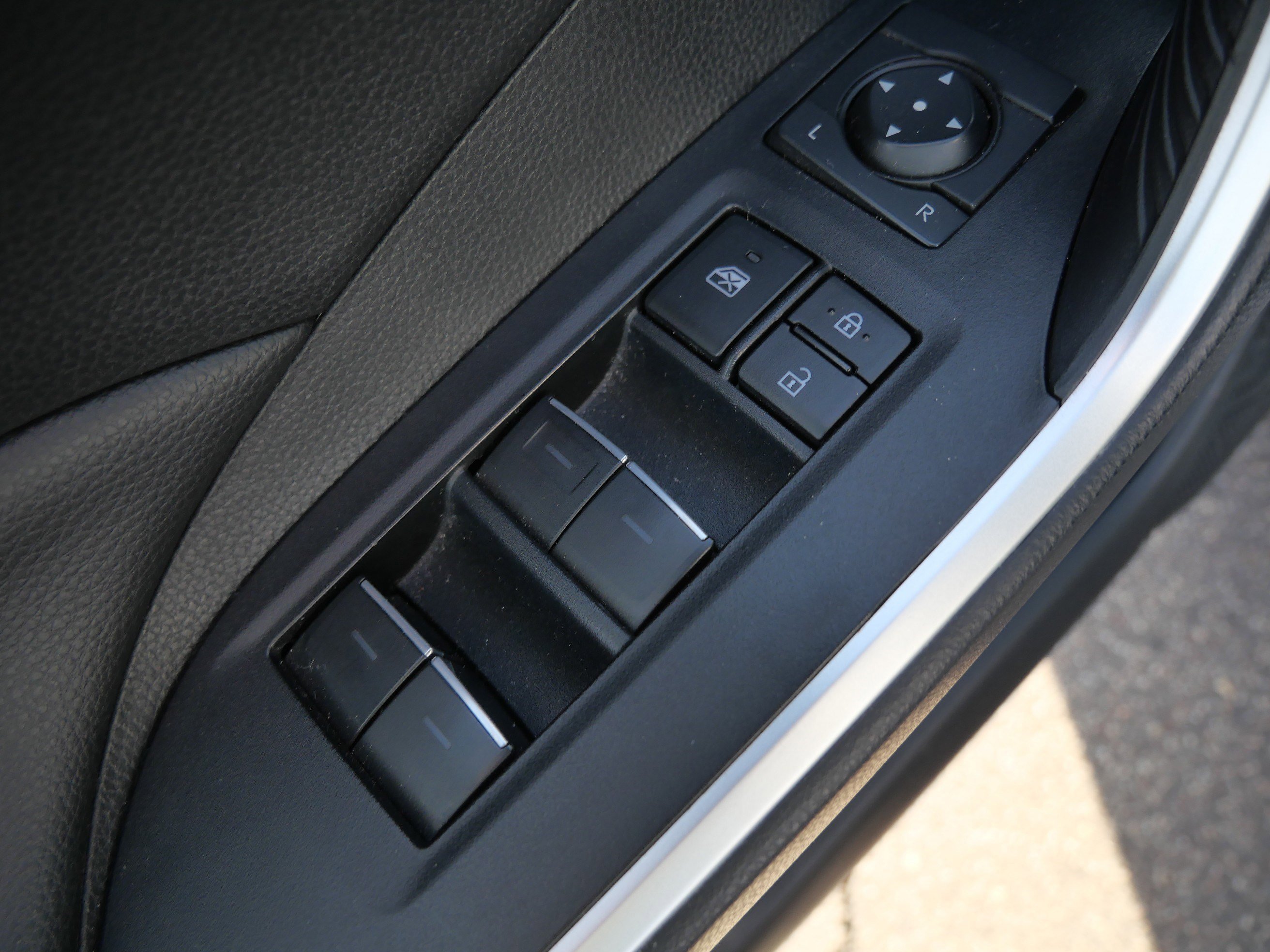 Certified 2025 Toyota RAV4 XLE FWD image 20