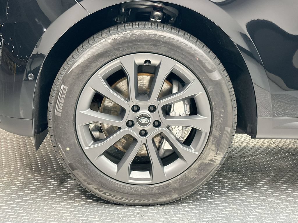 Certified 2025 Land Rover Range Rover Sport SE AWD/4WD image 3