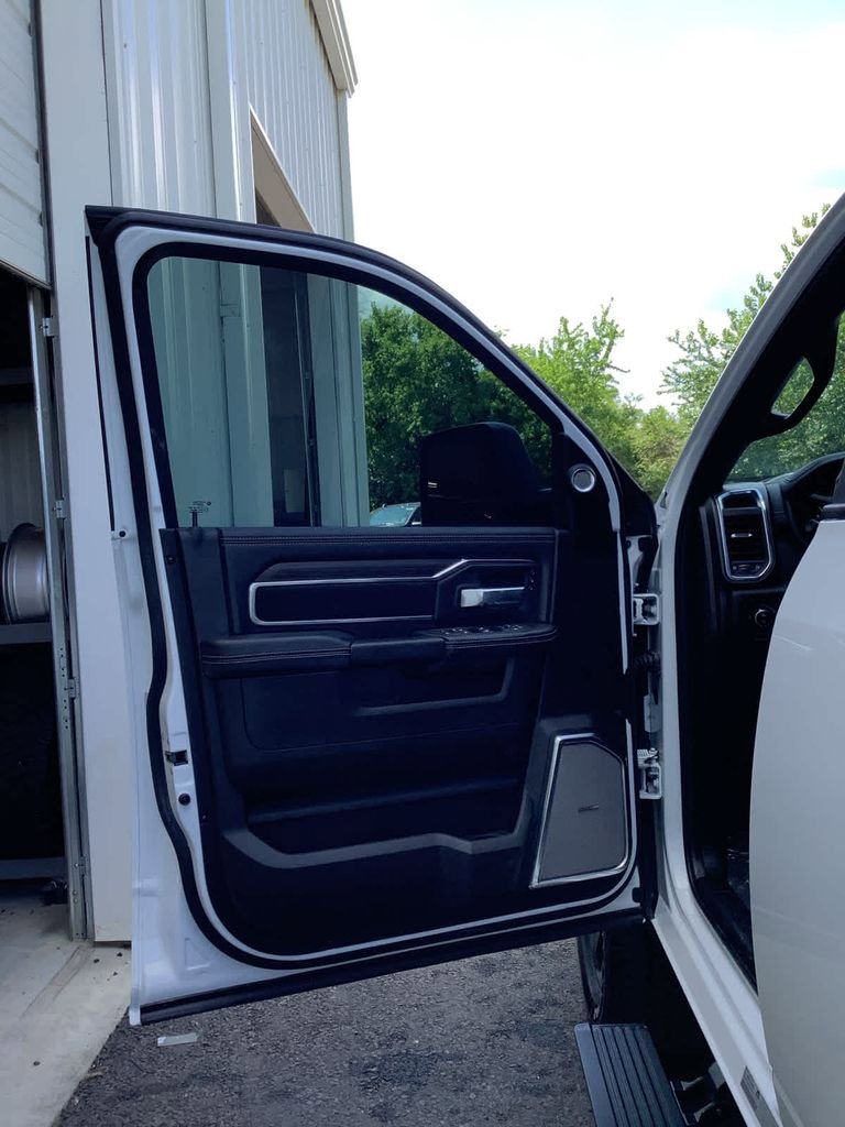 New 2025 RAM 2500 Laramie AWD/4WD image 28