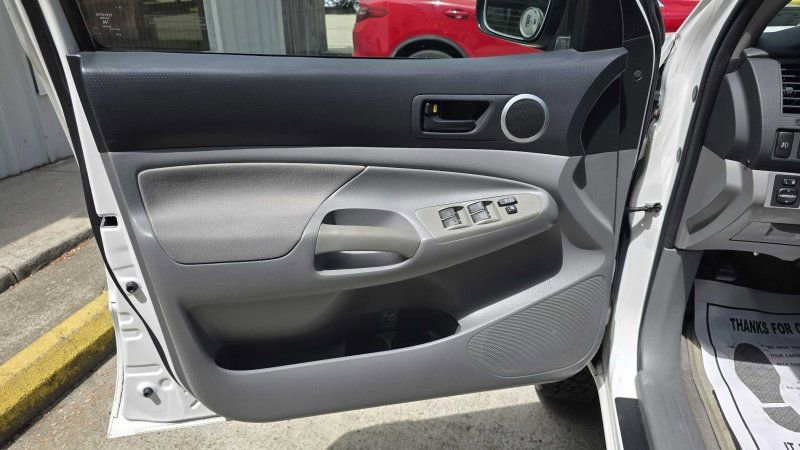 Used 2006 Toyota Tacoma PreRunner RWD image 14