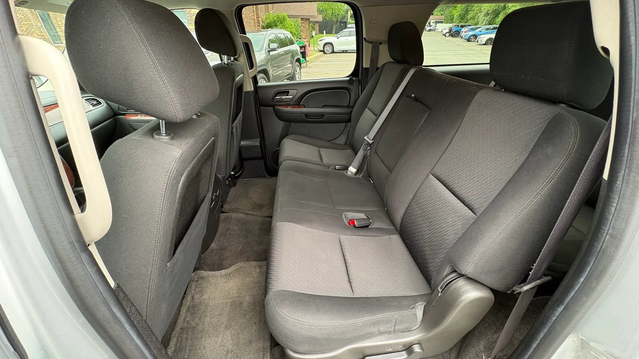 Used 2014 Chevrolet Suburban LS w/ All-Star Edition AWD/4WD image 25