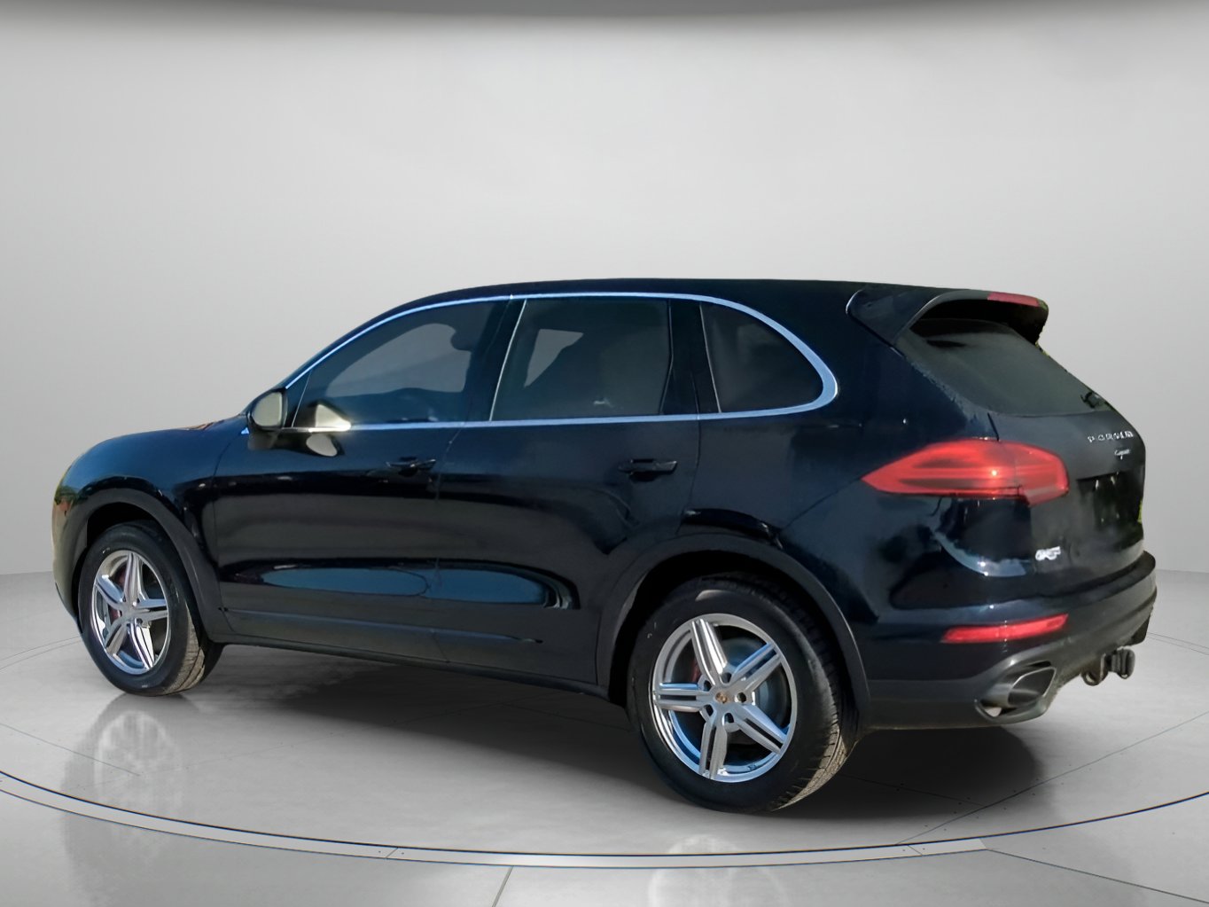 Used 2016 Porsche Cayenne image 18