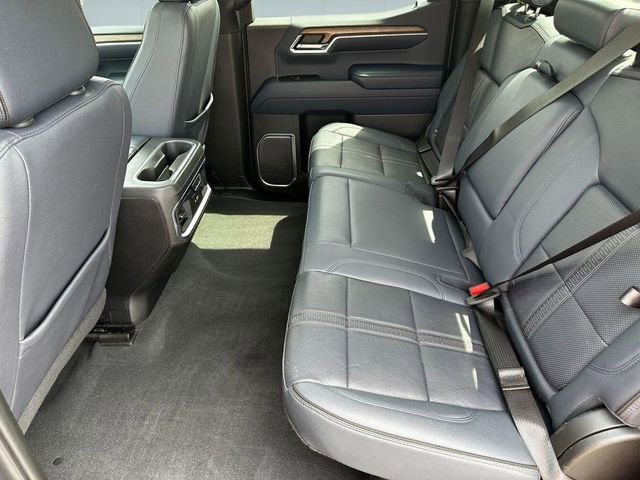 Used 2023 Chevrolet Silverado 1500 High Country w/ Technology Package AWD/4WD image 26