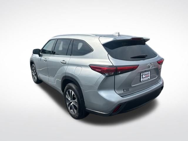Used 2021 Toyota Highlander XLE image 4