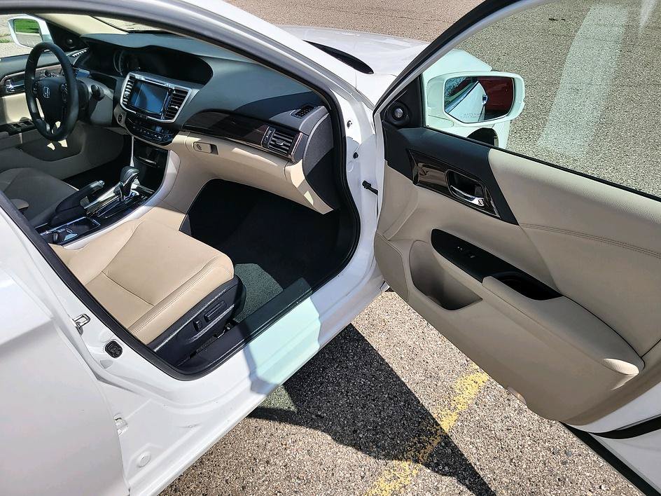 Used 2017 Honda Accord EX-L image 47