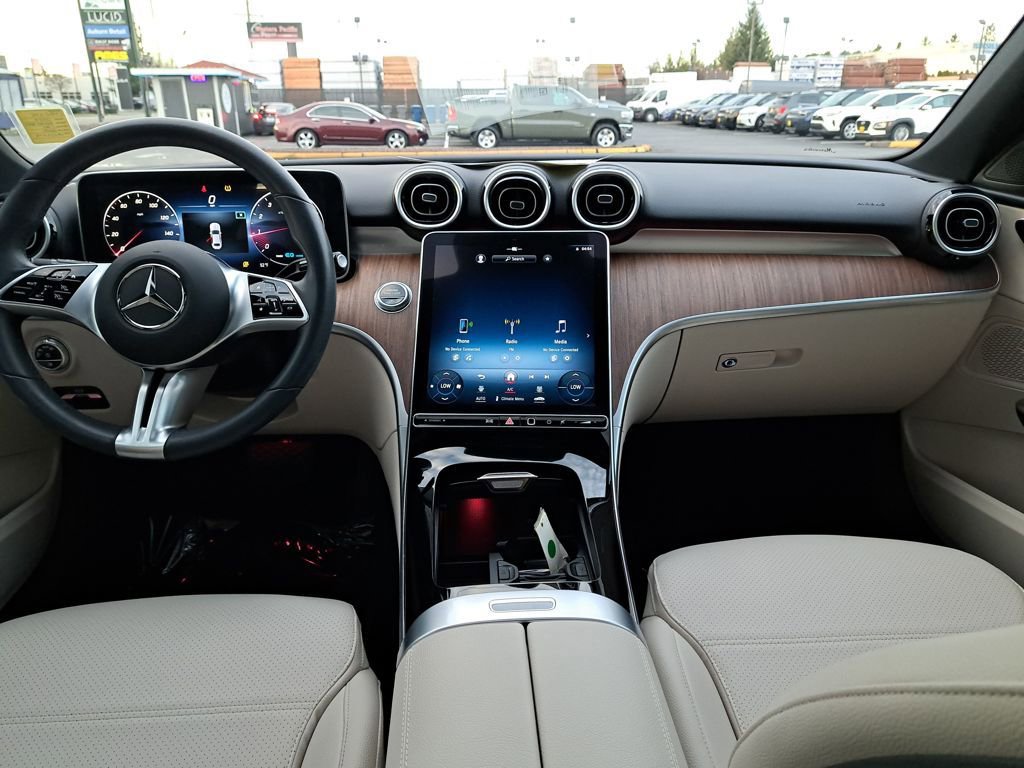 Used 2022 Mercedes-Benz C 300 4MATIC Sedan image 21