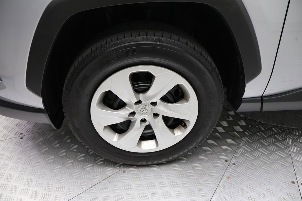 Certified 2021 Toyota RAV4 LE image 4