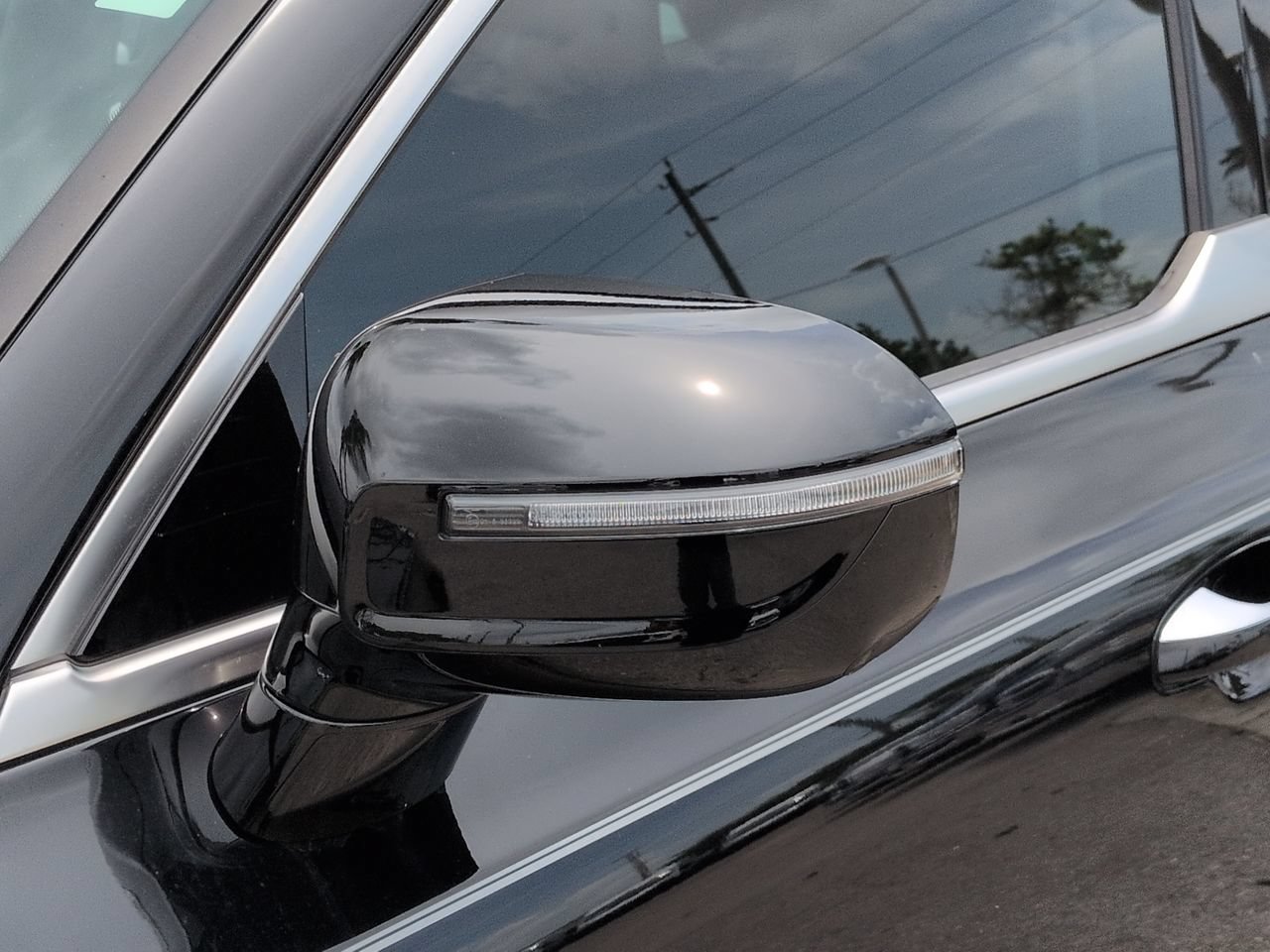 Used 2025 Kia Telluride SX FWD image 12