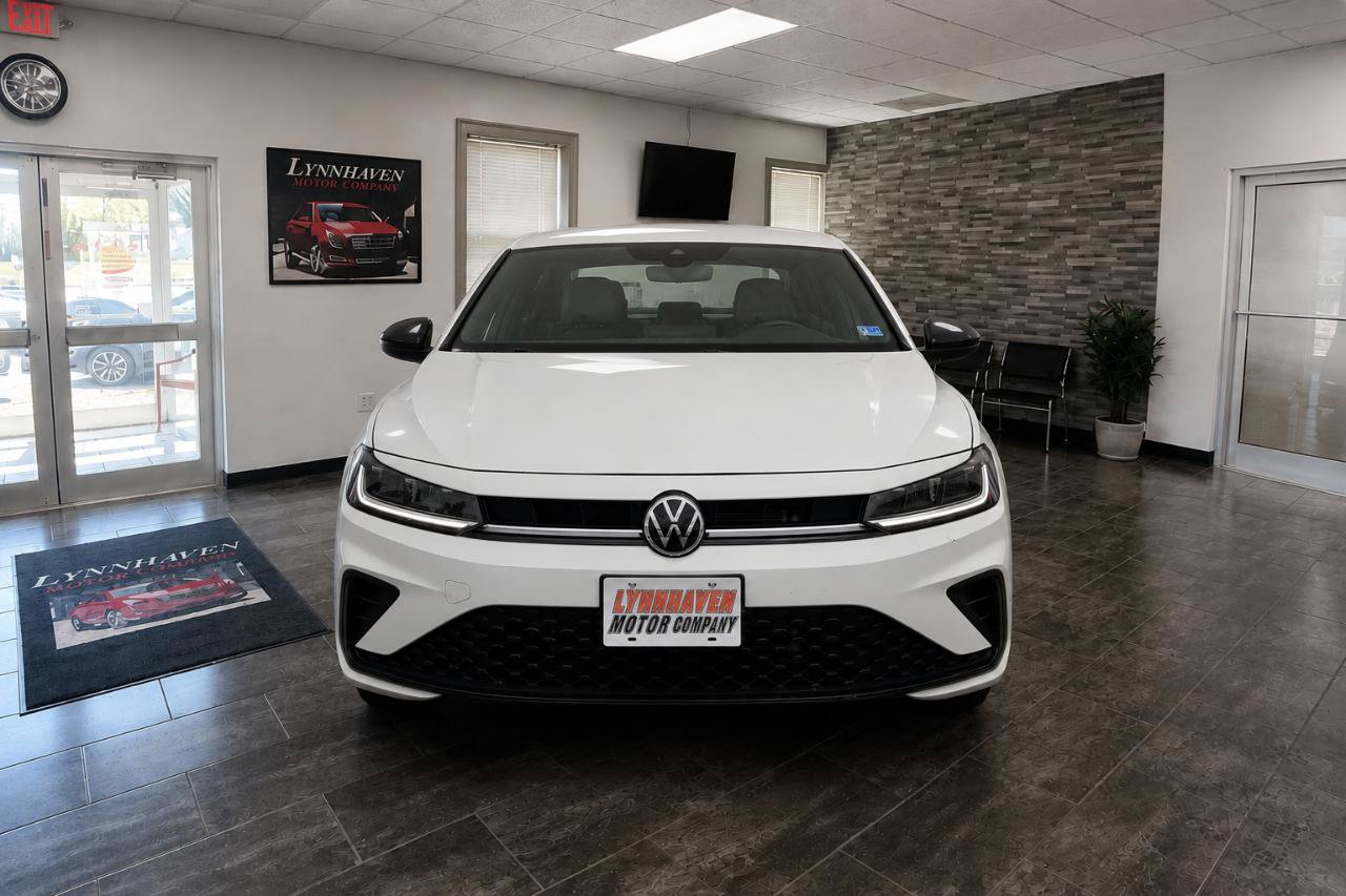 Used 2025 Volkswagen Jetta Sport FWD image 15