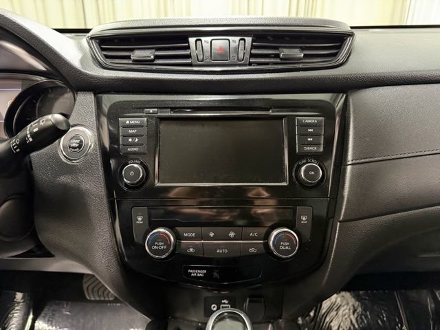 Used 2020 Nissan Rogue SV w/ Premium Package image 15