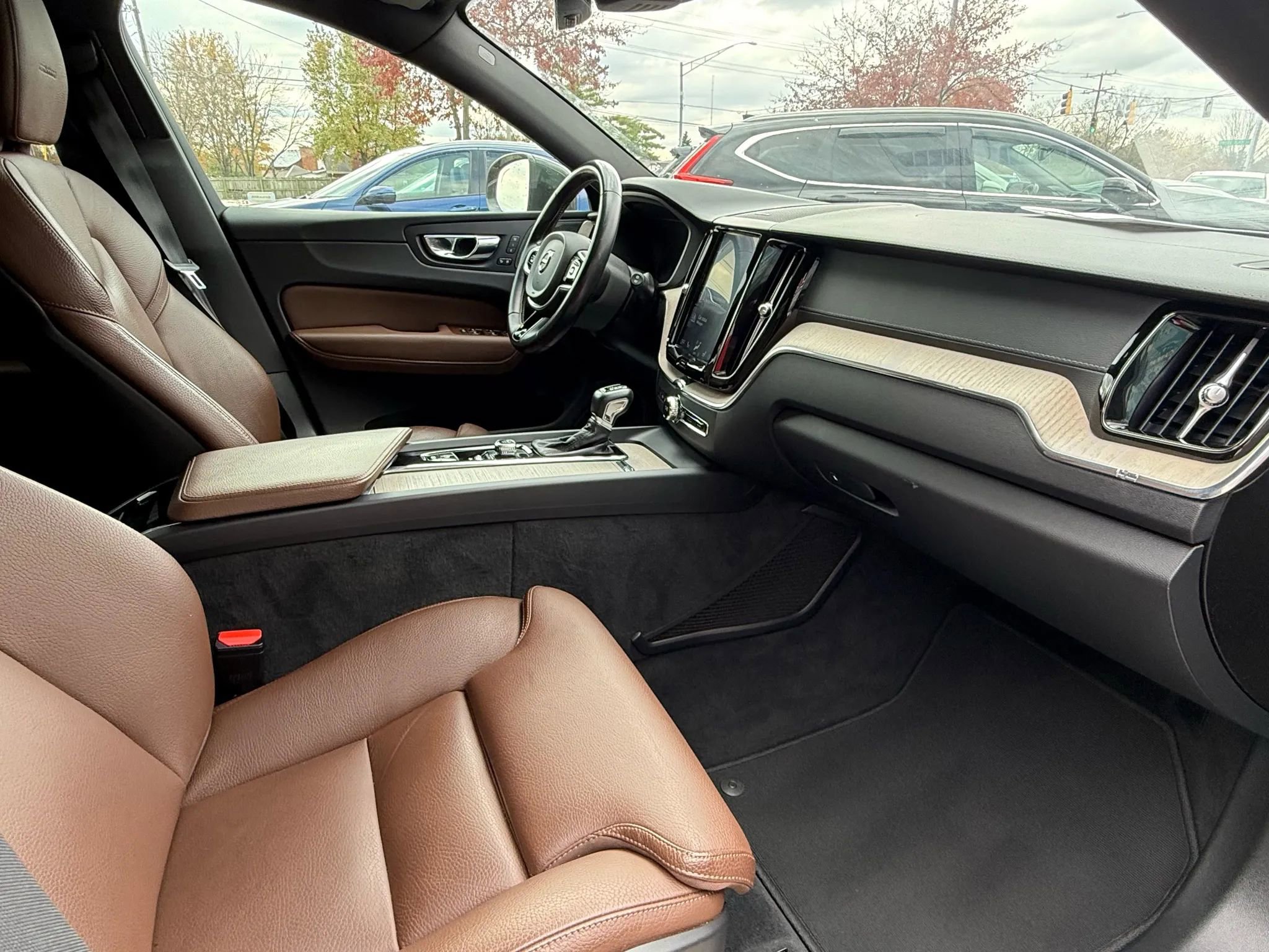 Used 2020 Volvo XC60 T5 Inscription image 12