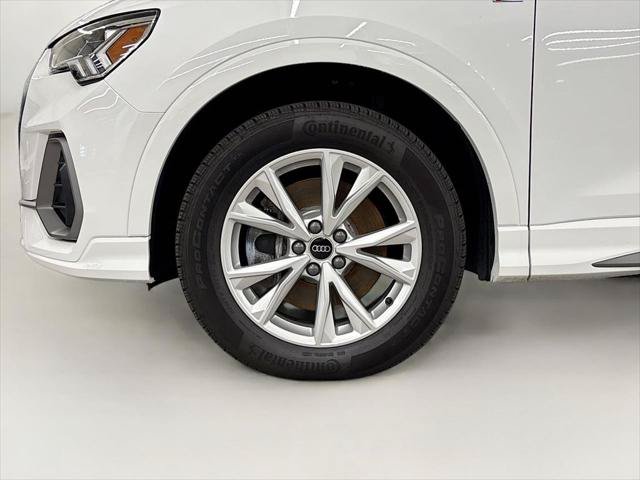 Certified 2025 Audi Q3 2.0T Premium w/ Convenience Package AWD/4WD image 23