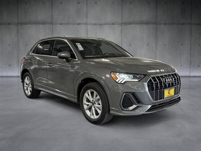 Certified 2025 Audi Q3 2.0T Premium w/ Convenience Package AWD/4WD image 7