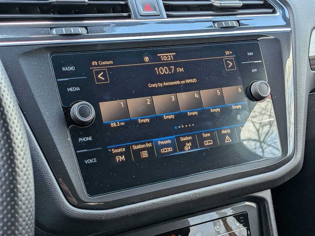 Used 2022 Volkswagen Tiguan SEL R-Line image 23