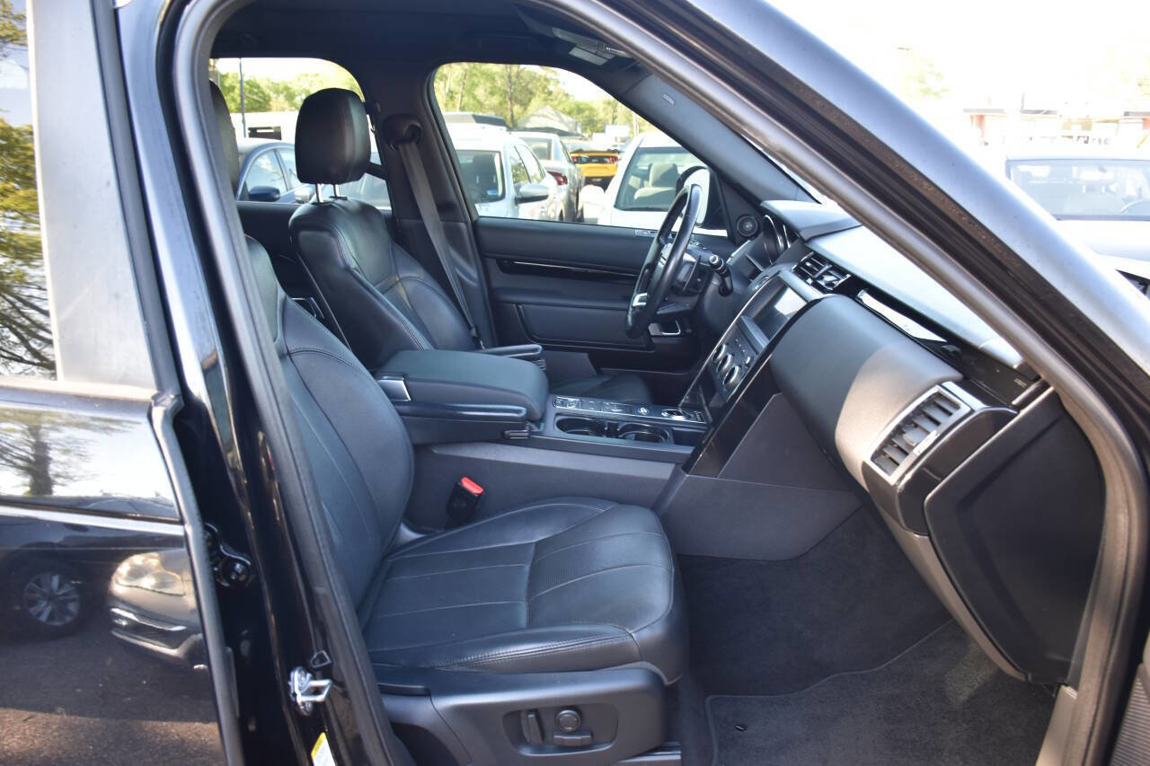 Used 2019 Land Rover Discovery SE AWD/4WD image 15