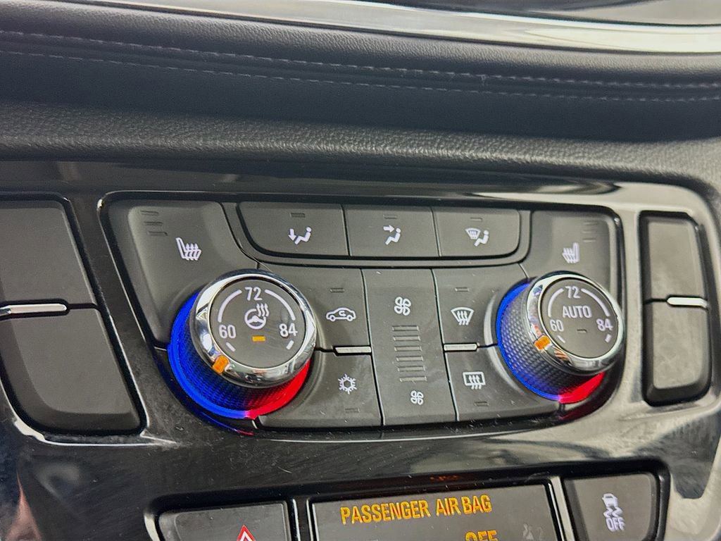 Used 2020 Buick Encore Essence FWD image 17
