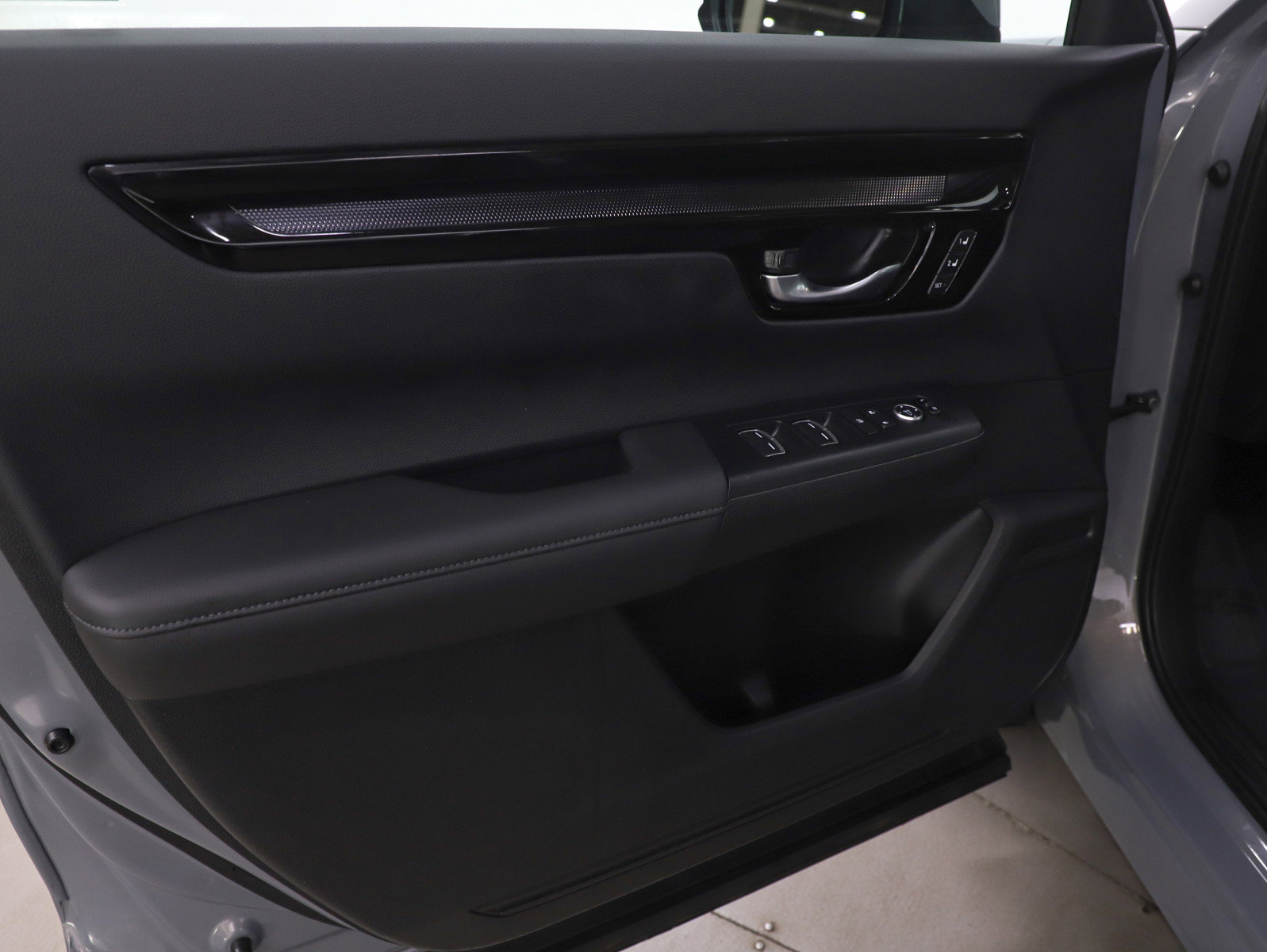 Used 2025 Honda CR-V EX-L image 22