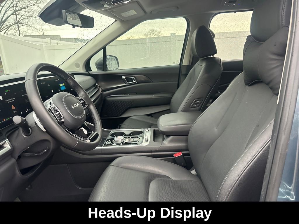 Used 2025 Kia Carnival SX Prestige image 9