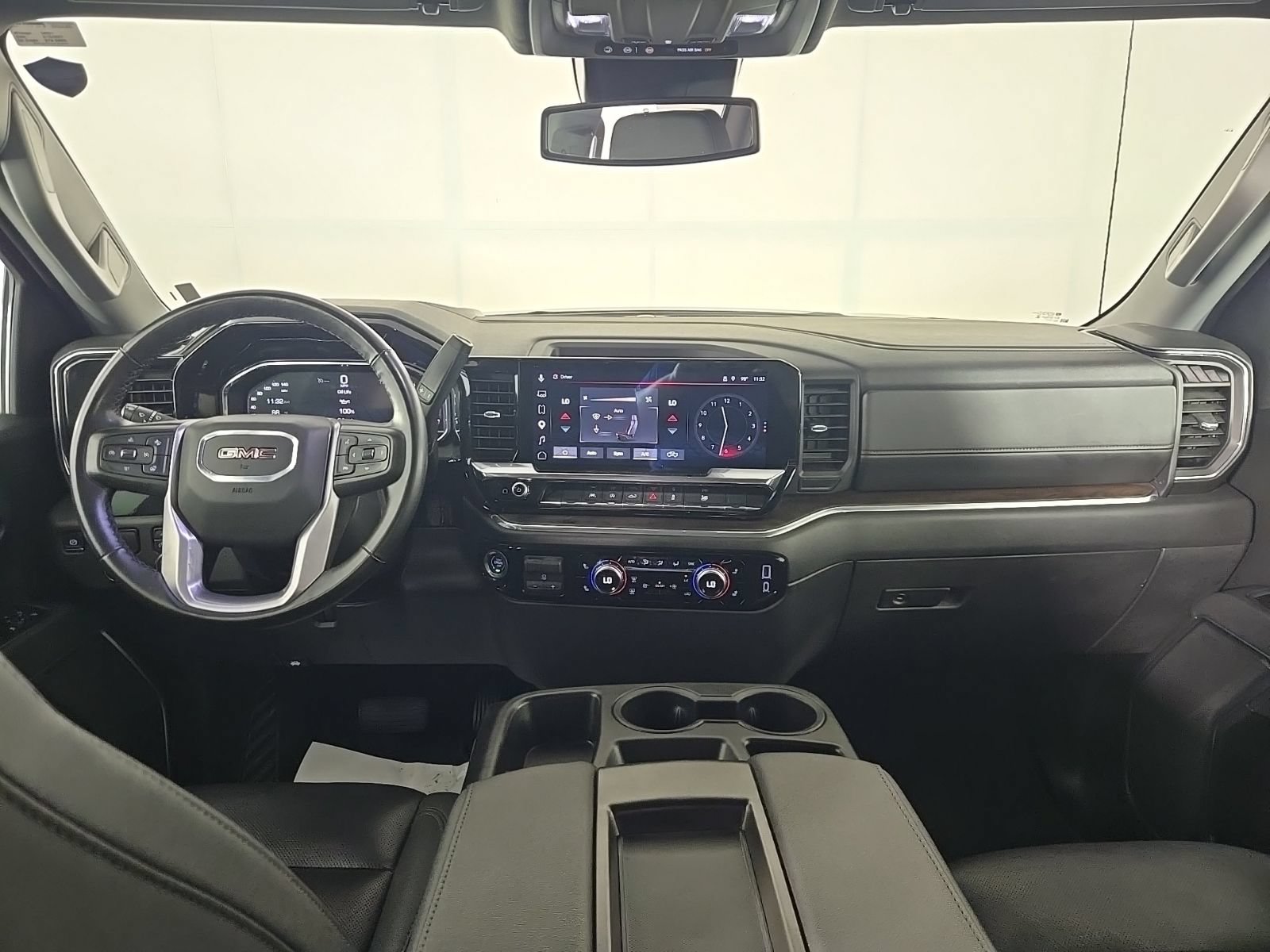 Used 2025 GMC Sierra 1500 SLT RWD image 9