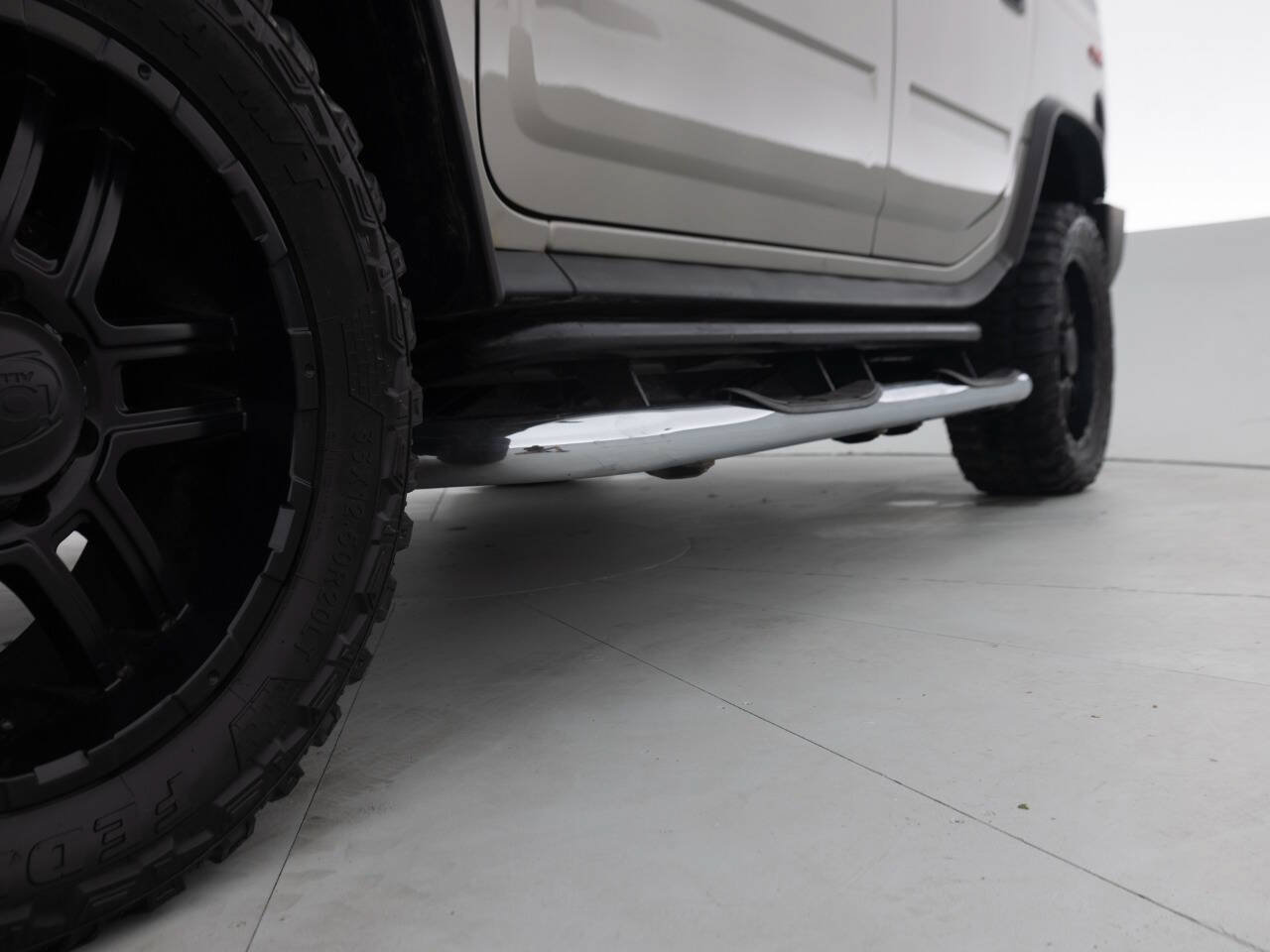 Used 2003 HUMMER H2 w/ Preferred Equipment Group AWD/4WD image 27
