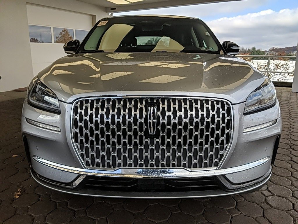 Used 2023 Lincoln Corsair FWD w/ Equipment Group 101A image 2