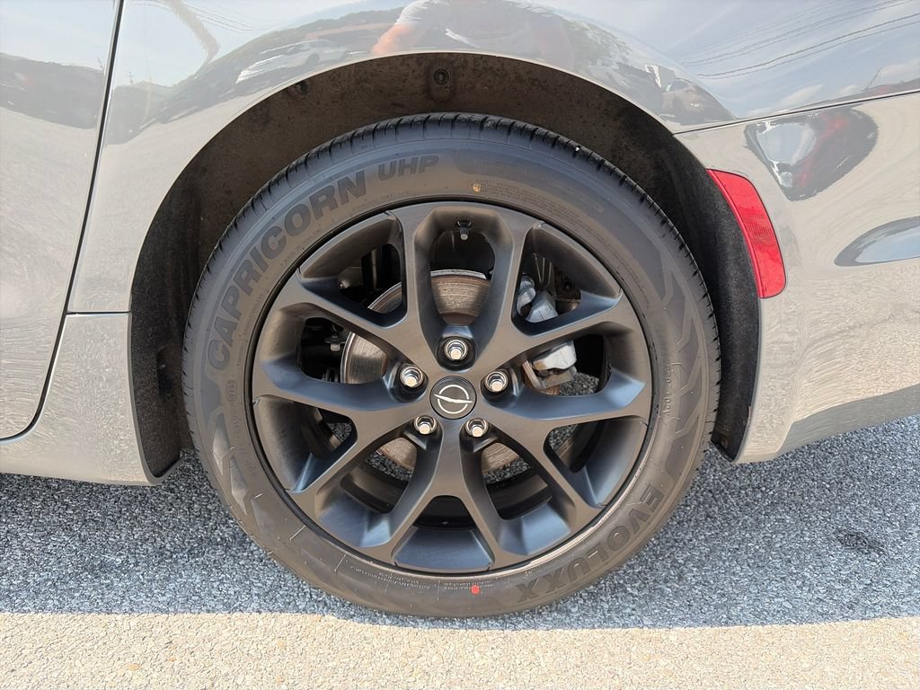 Used 2025 Chrysler Pacifica Limited FWD image 49