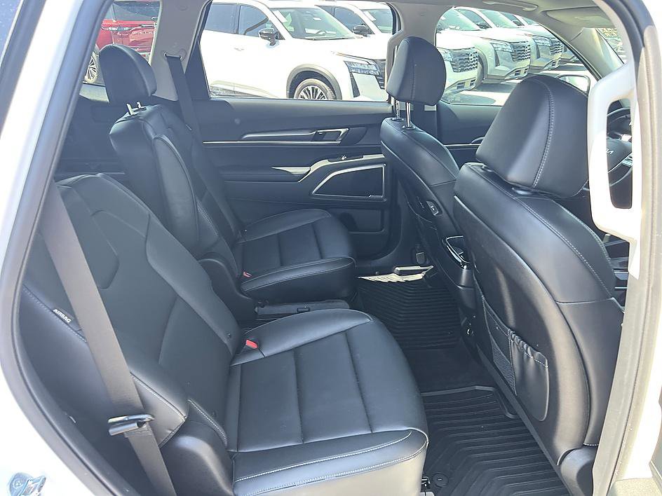 Used 2025 Kia Telluride S FWD image 16