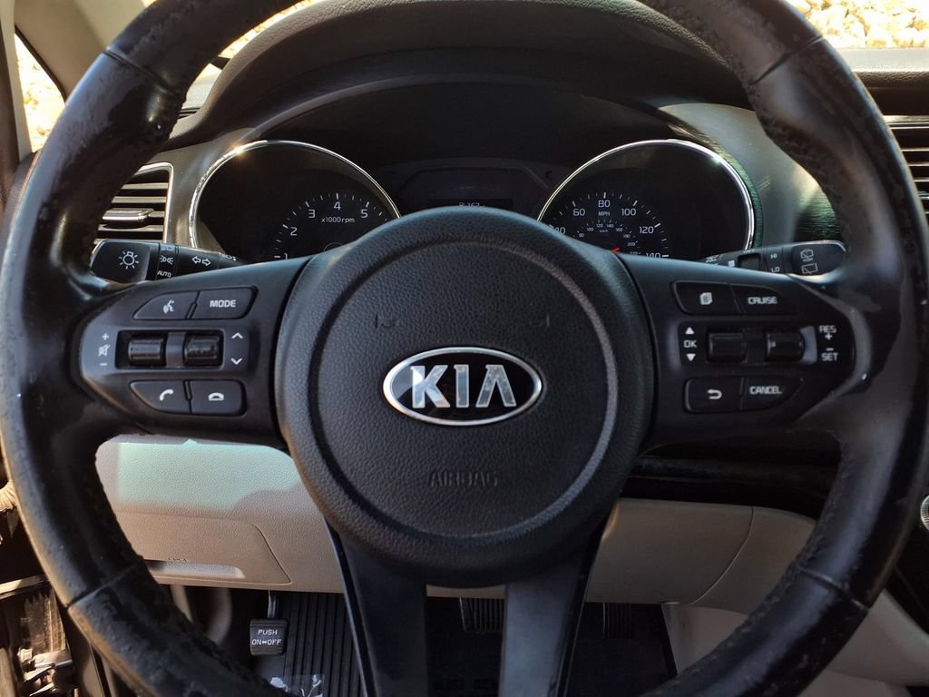 Used 2019 Kia Sedona EX FWD image 12