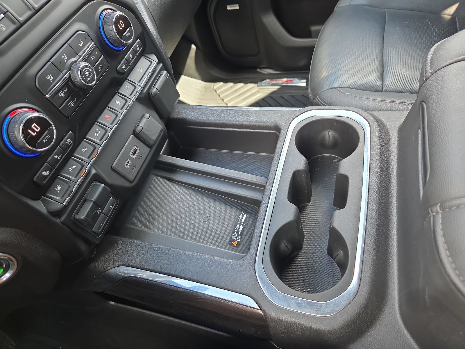 Used 2021 Chevrolet Silverado 1500 LTZ w/ Technology Package AWD/4WD image 25