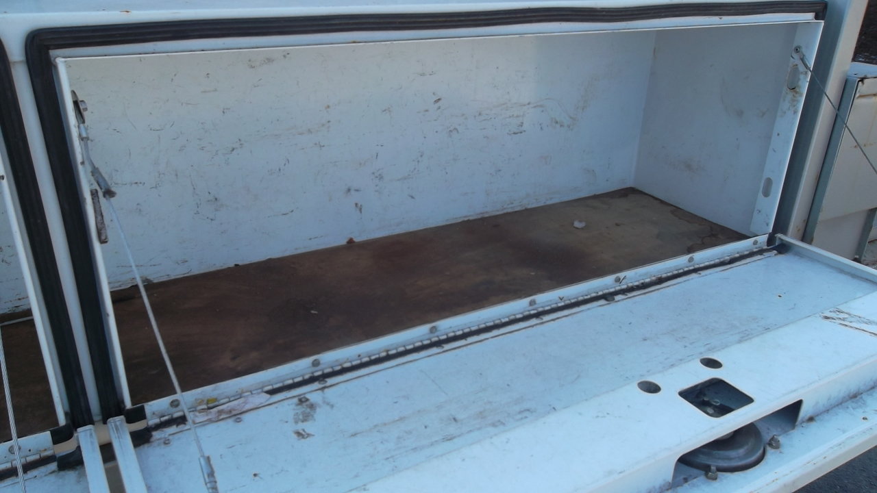 Used 2010 Ford F550 2WD Regular Cab Super Duty image 12