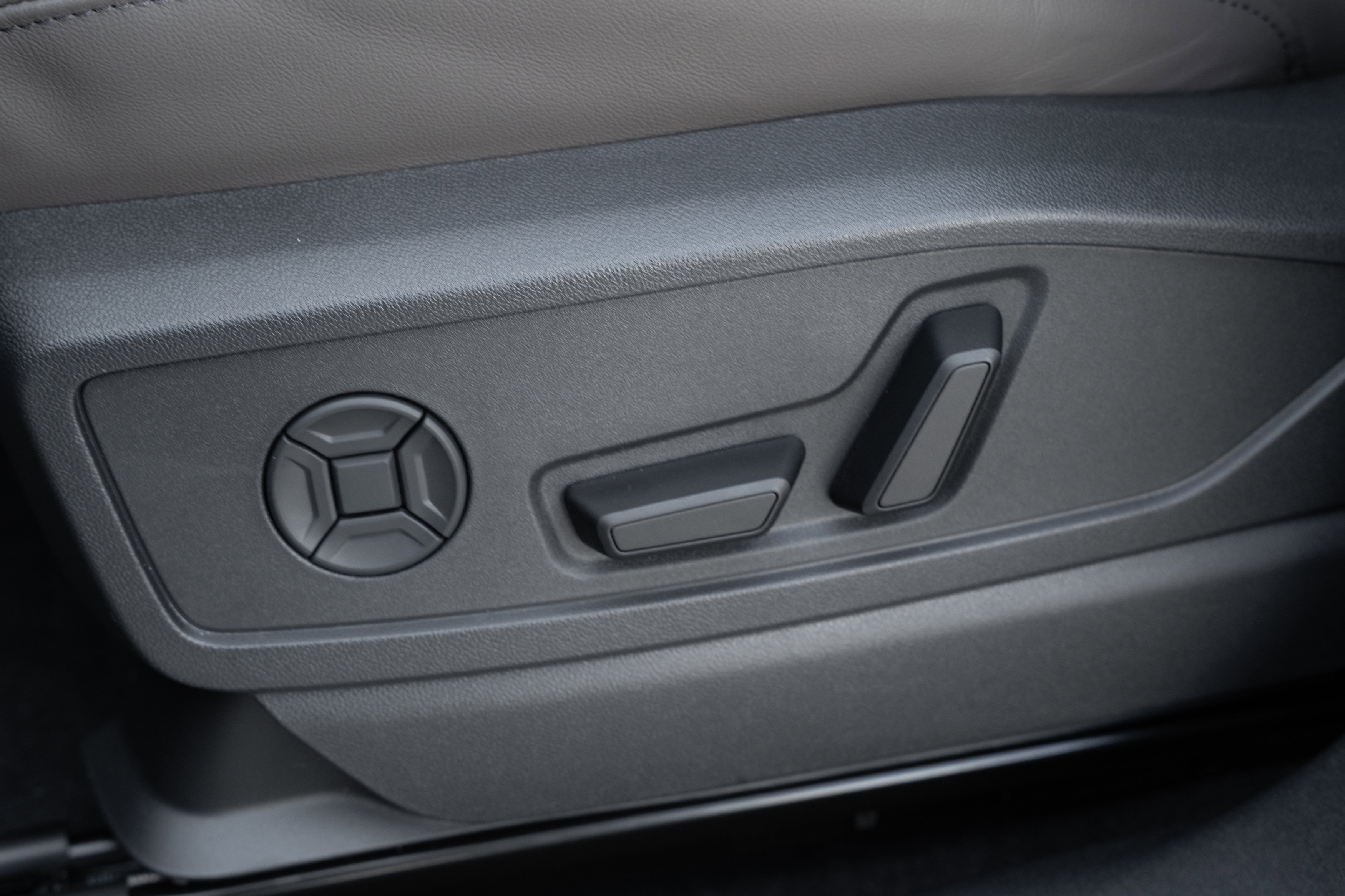 New 2025 Audi Q5 Premium Plus image 22