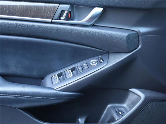 Used 2018 Honda Accord EX image 10