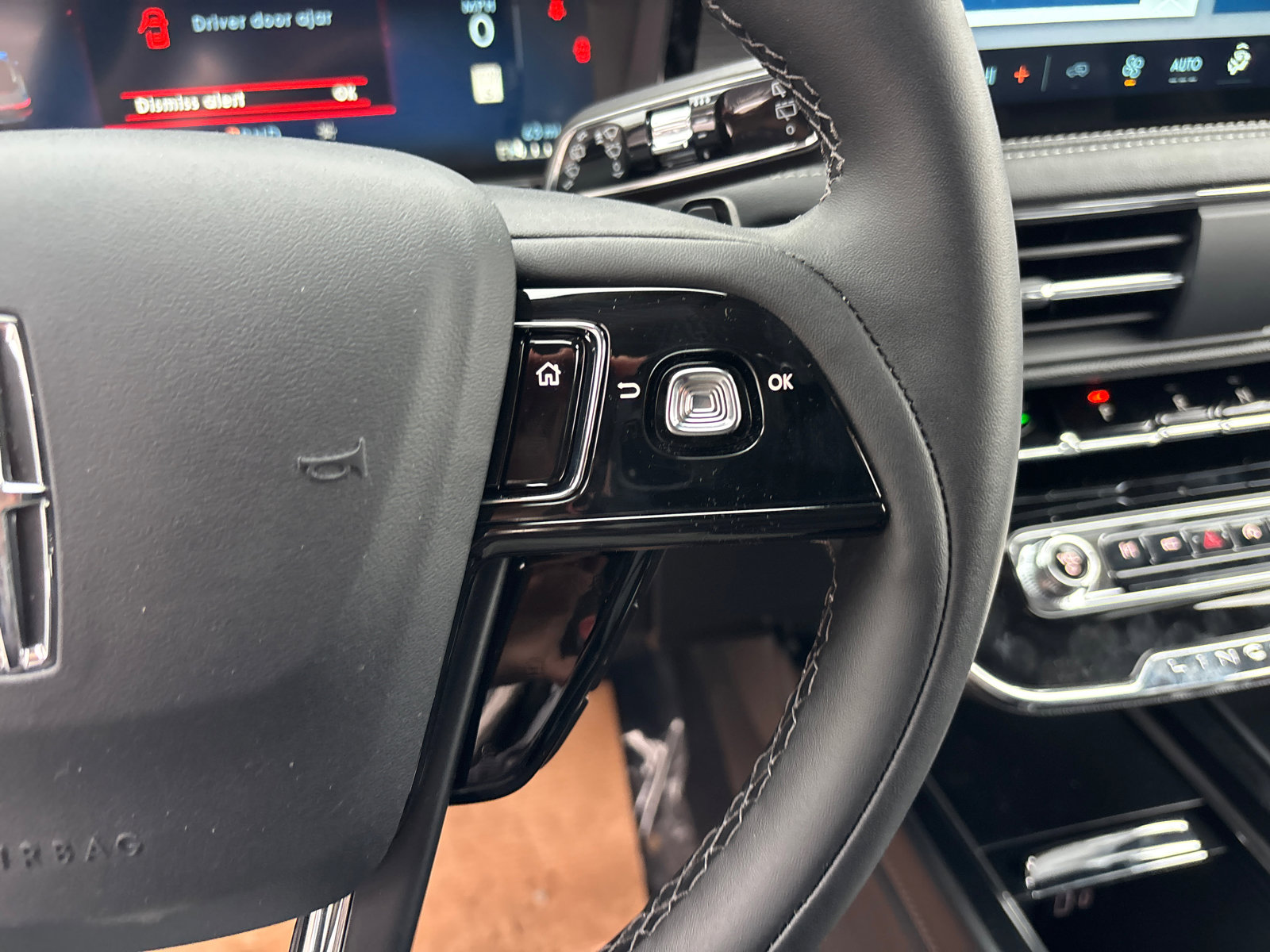 New 2026 Lincoln Corsair Premiere AWD/4WD image 18