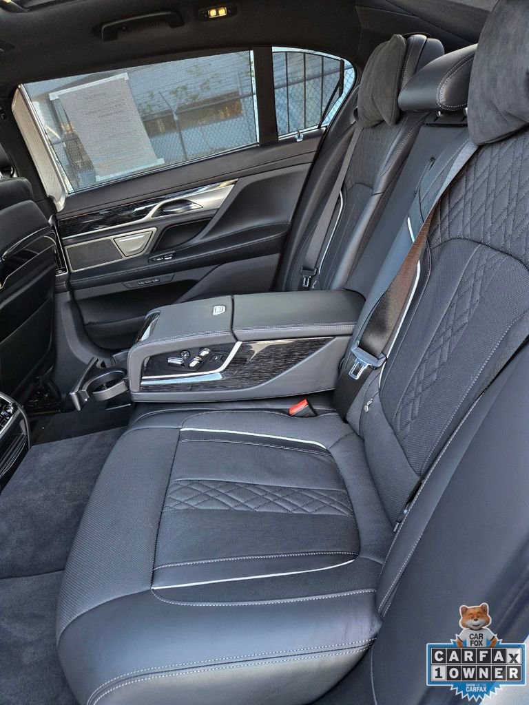 Used 2022 BMW 750i xDrive w/ Executive Package image 47