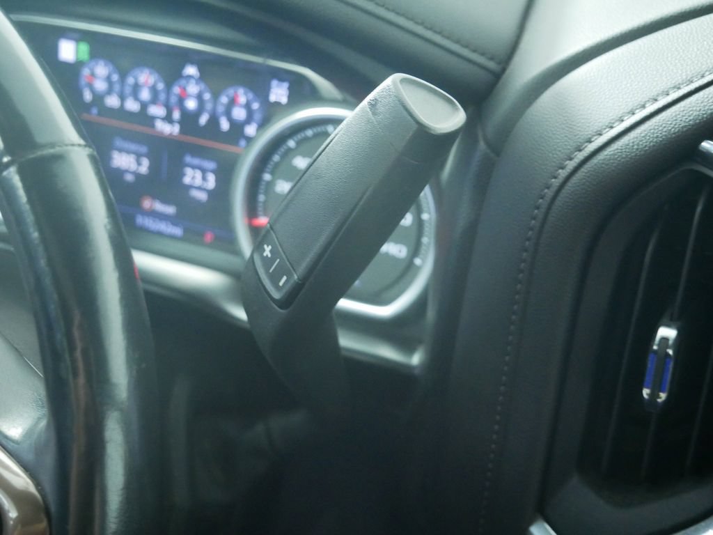 Used 2020 Chevrolet Silverado 1500 High Country w/ Technology Package AWD/4WD image 30