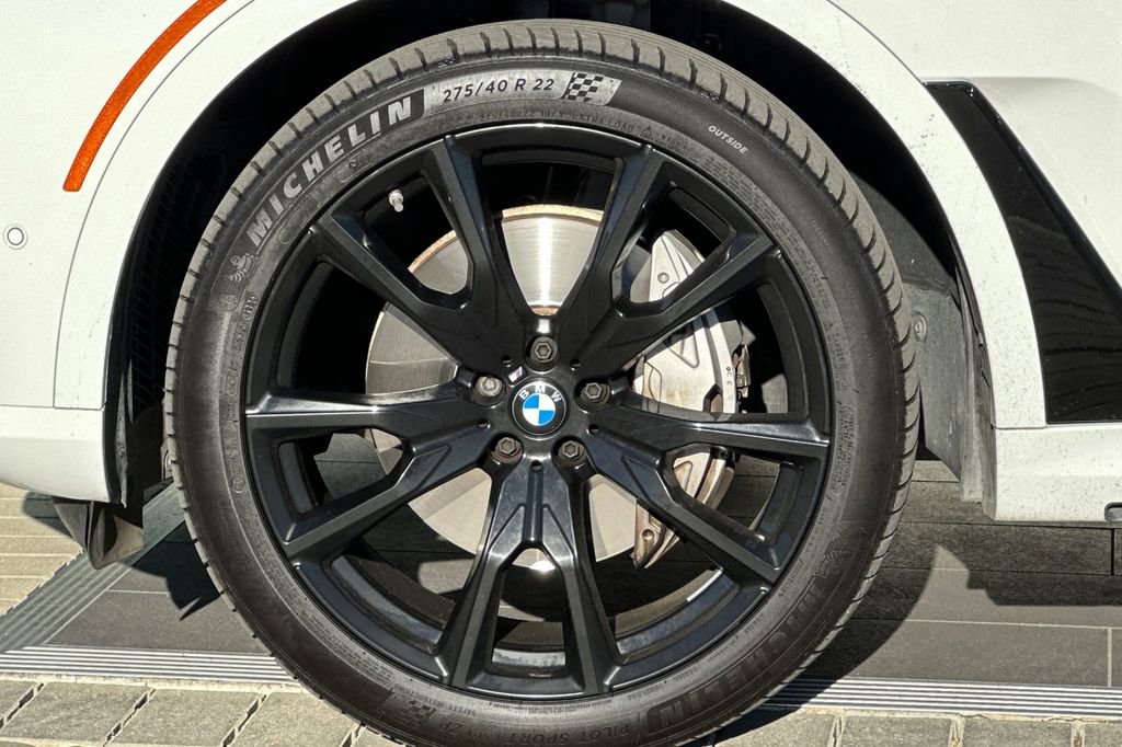 Used 2023 BMW X7 xDrive40i w/ M Sport Package image 32