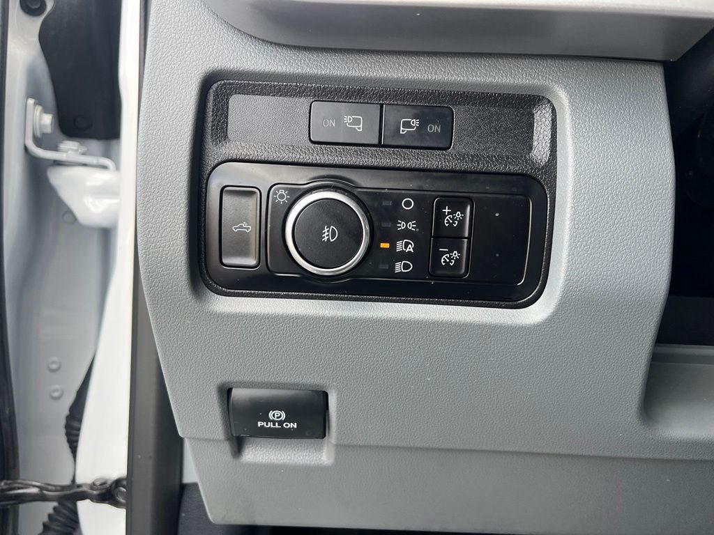 Used 2024 Ford F350 XLT w/ FX4 Off-Road Package AWD/4WD image 32