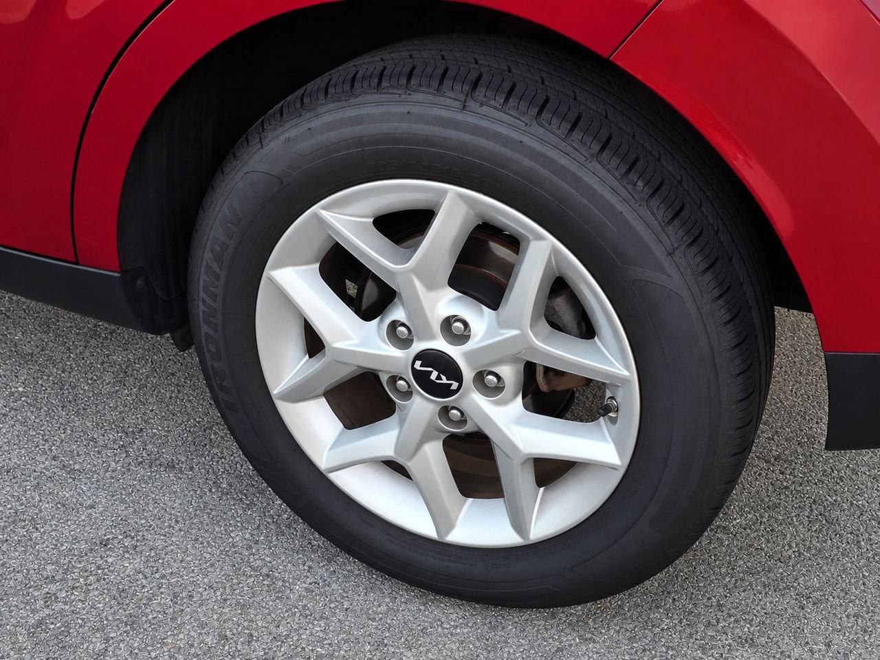 Used 2024 Kia Soul LX w/ Option Group 015 FWD image 9