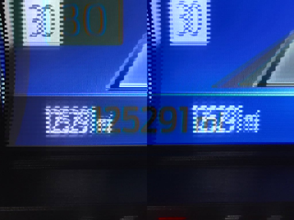 Used 2022 Ford Explorer XLT w/ Equipment Group 202A AWD/4WD image 17