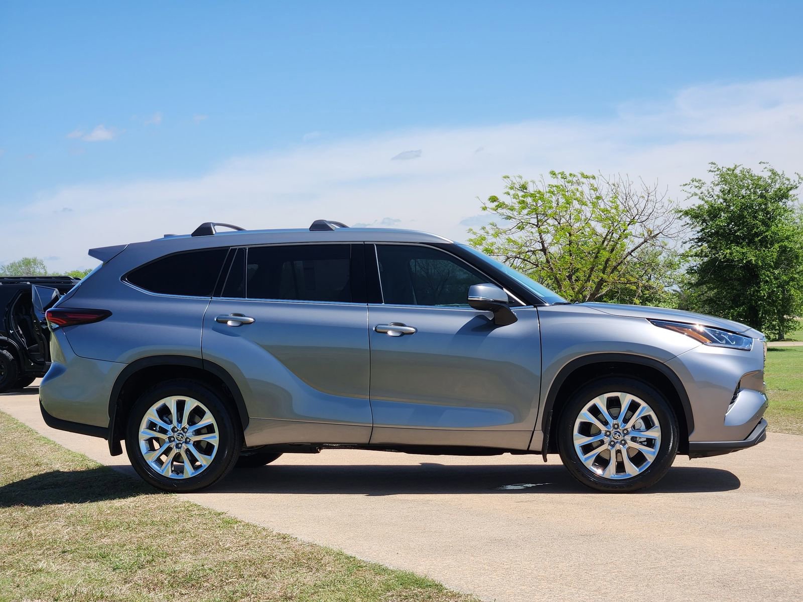 New 2026 Toyota Highlander Limited AWD/4WD image 7