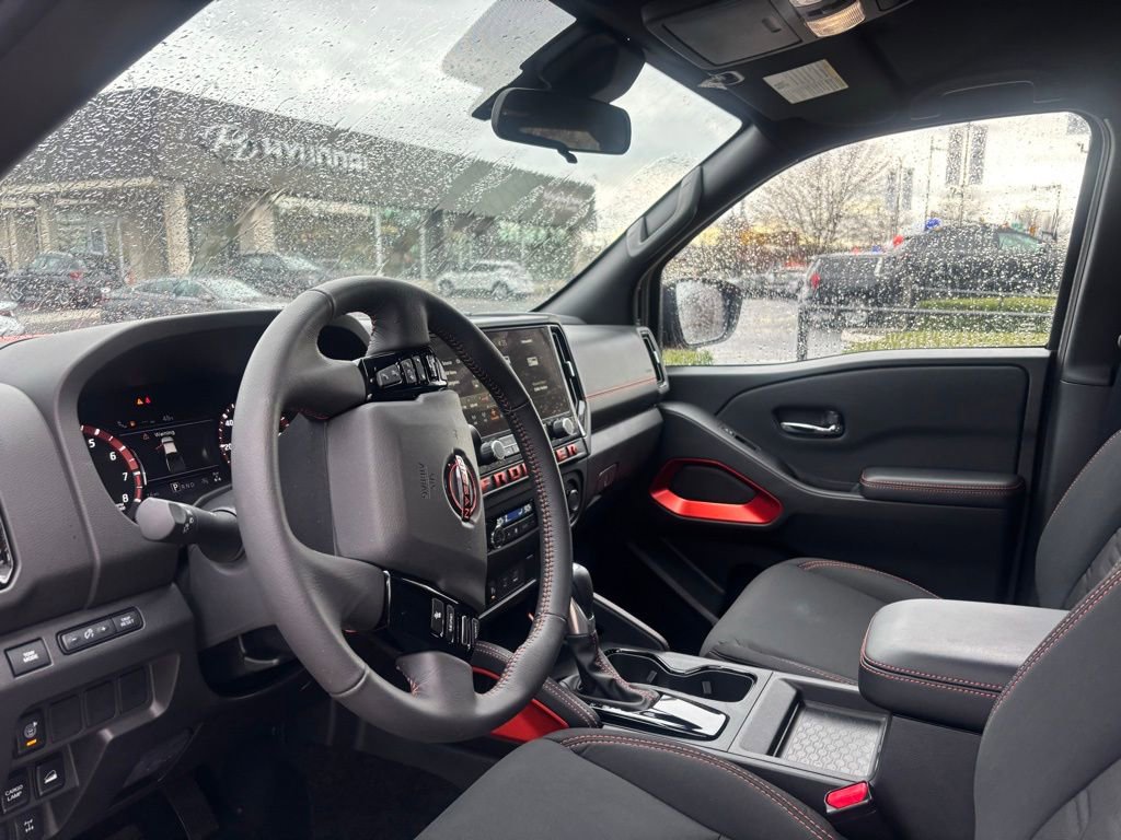 Used 2025 Nissan Frontier PRO-4X w/ Interior Protection Package image 5