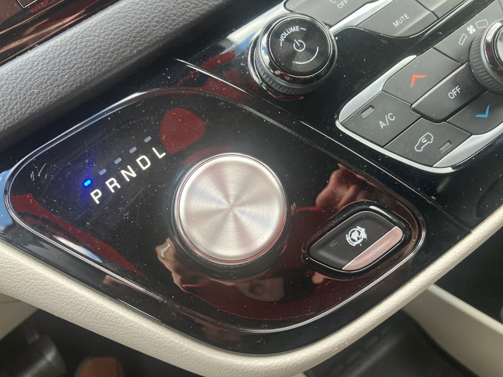 Used 2022 Chrysler Pacifica Touring-L FWD image 23