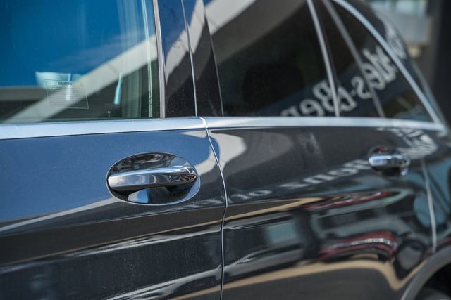 Used 2020 Mercedes-Benz GLC 300 4MATIC image 16