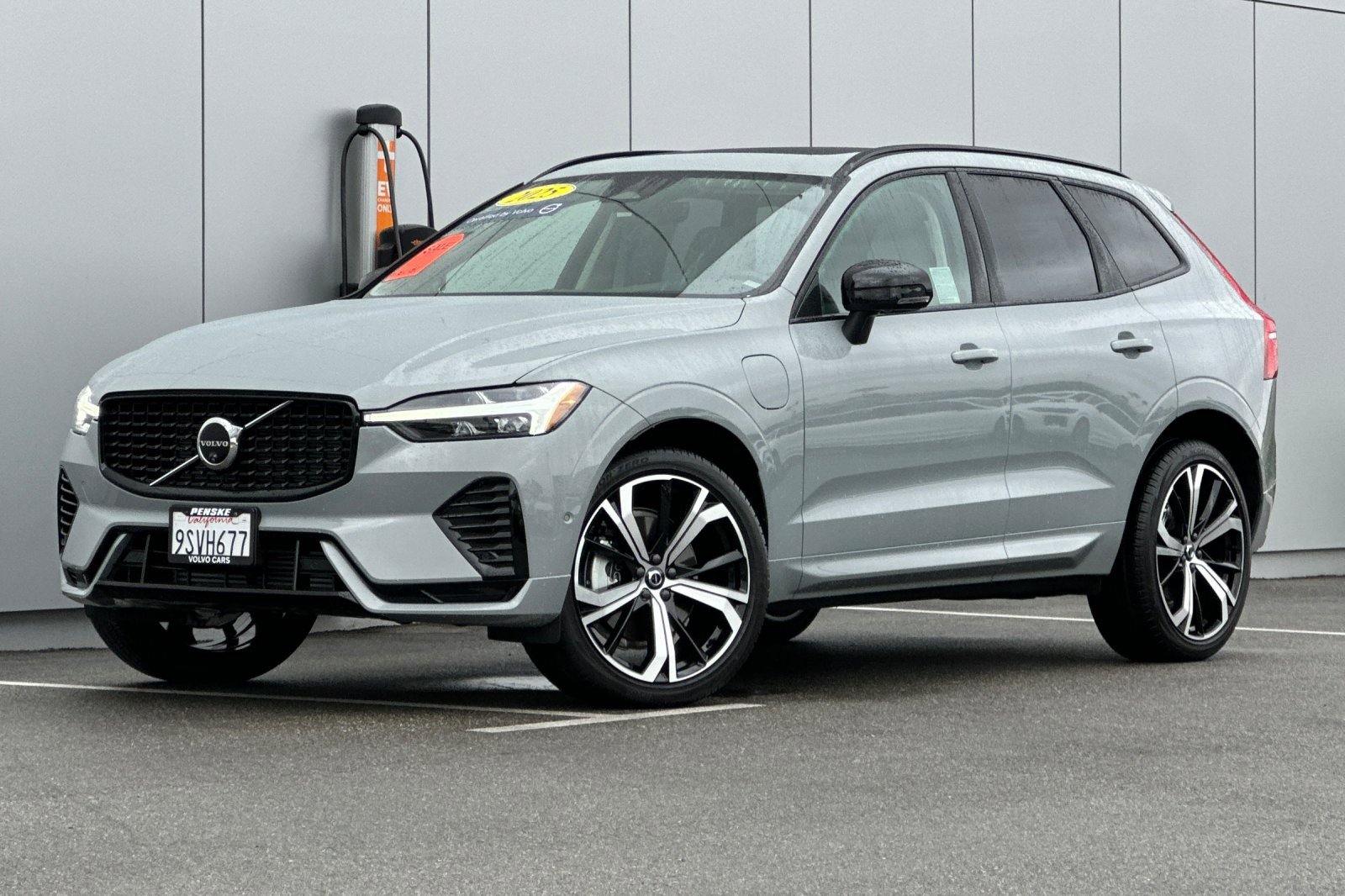 Used 2025 Volvo XC60 T8 Ultra w/ Protection Package Premier