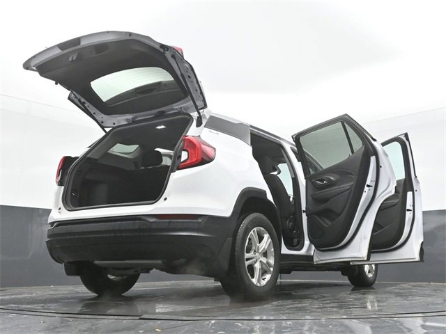 Used 2022 GMC Terrain SLE image 39