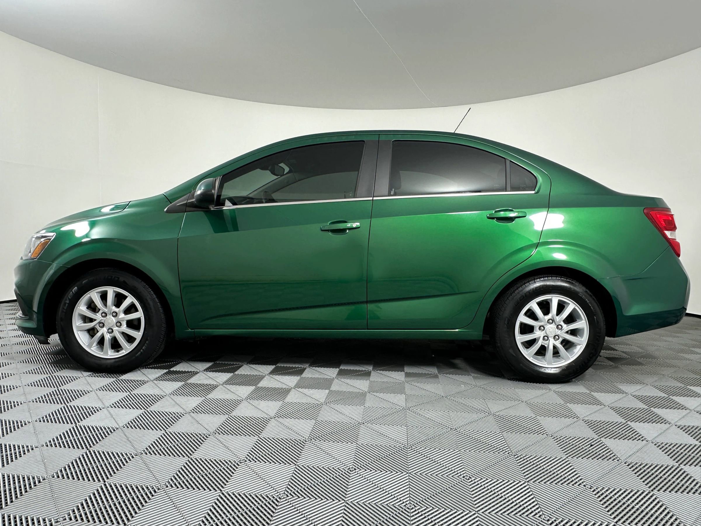 Used 2018 Chevrolet Sonic LT w/ Convenience Package image 15