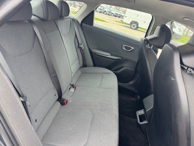 Used 2025 Kia K4 LXS image 31