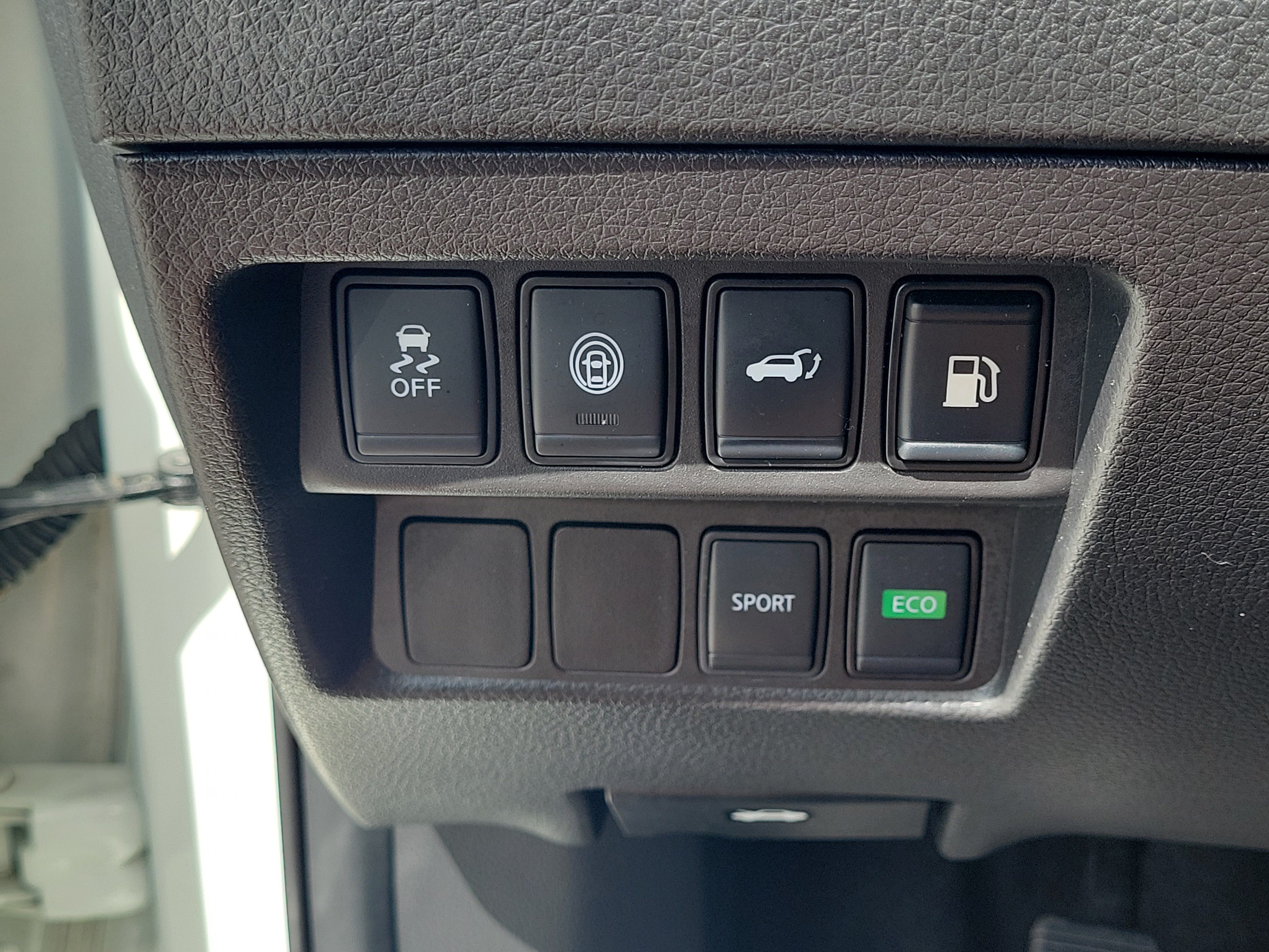 Certified 2019 Nissan Rogue SV FWD image 25